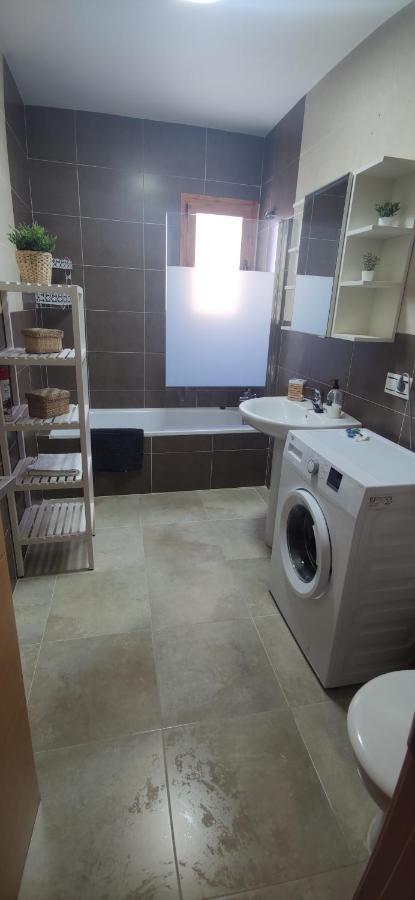 Apartamento Lorena เนร์คา ภายนอก รูปภาพ
